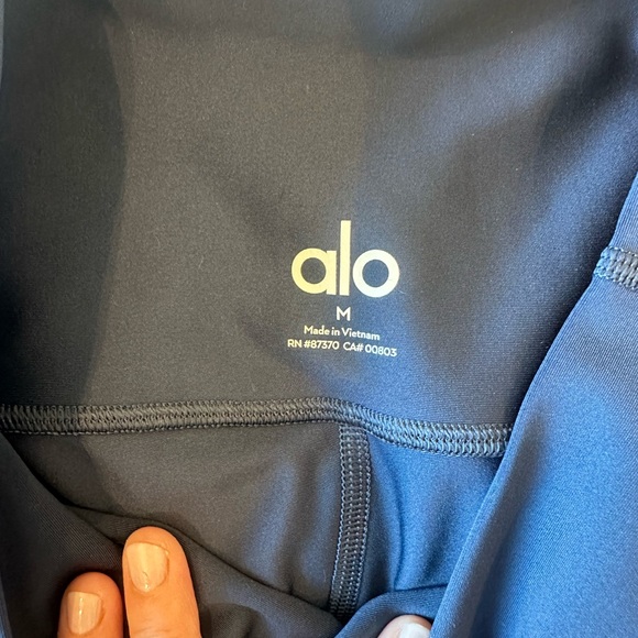 Alo Navy 7/8 Leggings - Picture 5 of 8